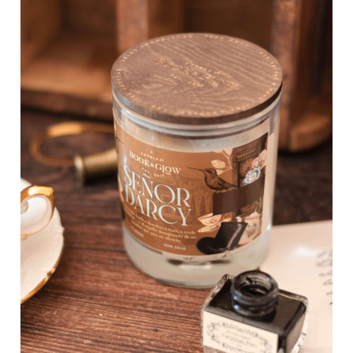 Book and Glow - *Austen* - Vela de soja vegana - Señor Darcy