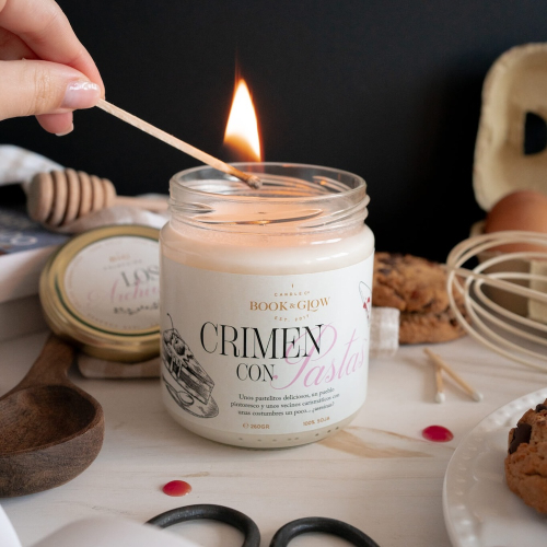 Book and Glow - *Los Archivos* - Vela de Soja - Crimen Con Pastas