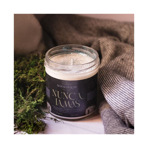 Book and Glow - *Mundos Notáveis* - Vegan Soy Candle - Neverland