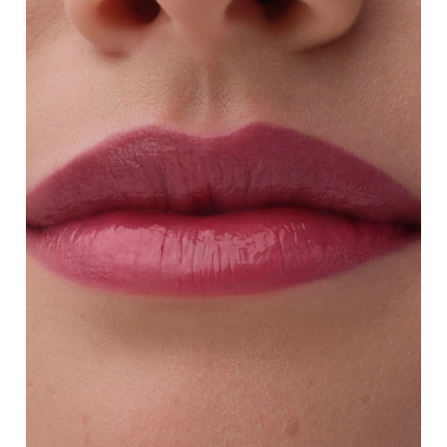 Catrice - Bálsamo labial Bare Glow - 030: Dark Ruby Red