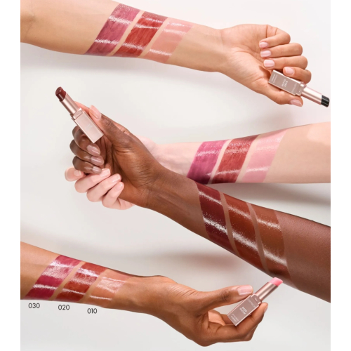 Catrice - Bálsamo labial Bare Glow - 030: Dark Ruby Red