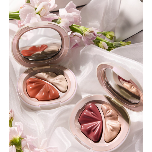 Catrice - *Brides & Besties* - Duo de blush e iluminador - C02: Glow Down The Aisle