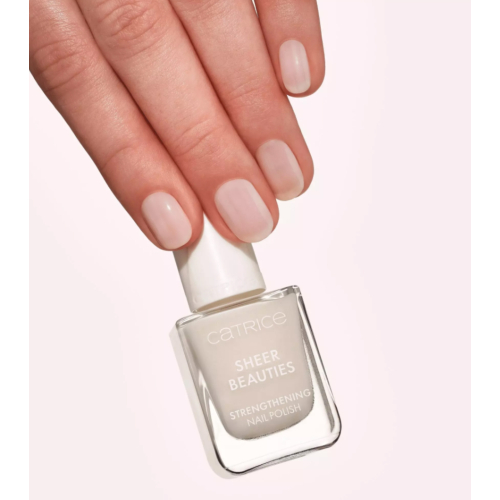 Catrice - Esmalte fortalecedor Sheer Beauties - 010: Milky Not Guilty