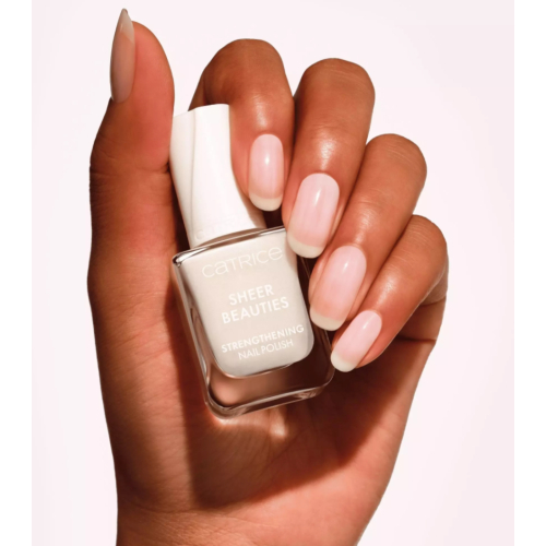 Catrice - Esmalte fortalecedor Sheer Beauties - 010: Milky Not Guilty