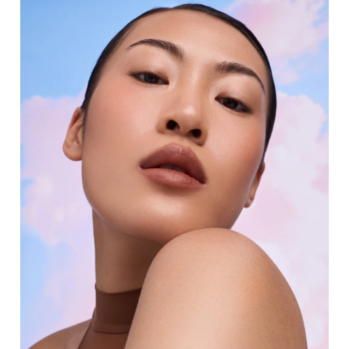 Catrice - *Glass Cloud* - Batom com efeito creme em pó Blur-Real Lip - C010: Teddy Hug