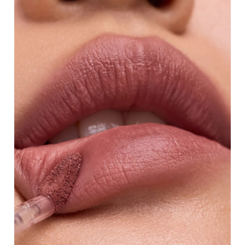 Catrice - *Glass Cloud* - Batom com efeito creme em pó Blur-Real Lip - C020: Blushed Reality