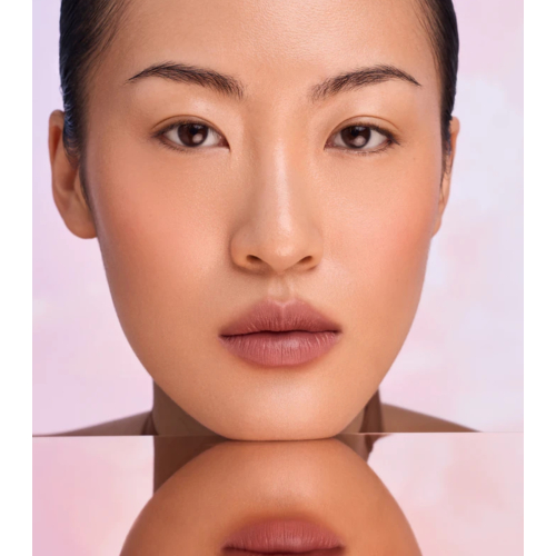 Catrice - *Glass Cloud* - Batom com efeito creme em pó Blur-Real Lip - C020: Blushed Reality