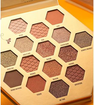 Catrice - *Winnie the Pooh* - Paleta de sombras - 030: It's a Good Day To Have a Good Day