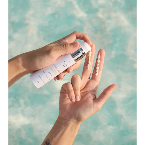 CR Cosmetics - Protetor solar LumiC Defense SPF50+