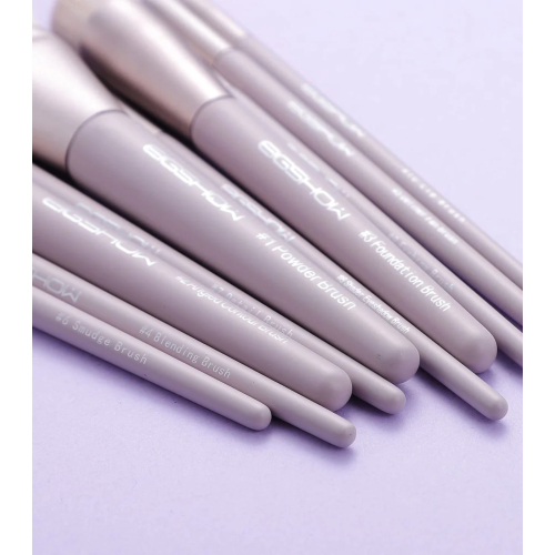 Eigshow - *Morandi Series* - Set 10 pincéis de maquiagem Ready To Roll - Lilac