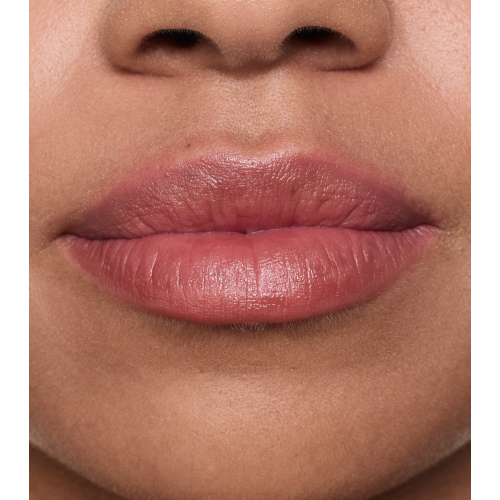 essence - Bálsamo labial Blur Soufflé - 05: Nude Toffee