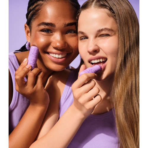 essence - *Care Bears* - Máscara labial em stick - 02: It's Cool To Care