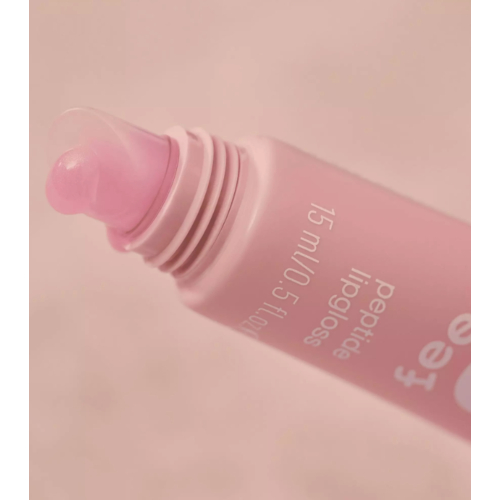 essence - *Feelin' Comfy* - Brilho Labial Peptídico - 01: Strawberry Self-love