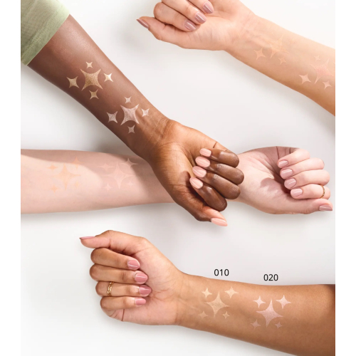 essence  - Iluminador em stick Baby got glow - 10: Golden Aura