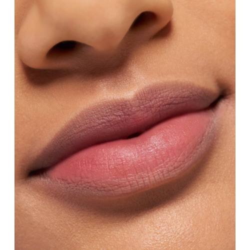 essence - Batom matte com acabamento esfumado BLUR soufflé - 01: Deep Scroll