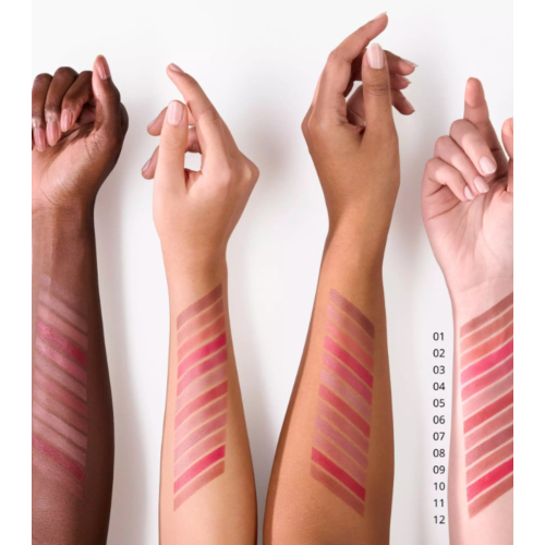 essence - Batom matte com acabamento esfumado BLUR soufflé - 03: Hot Offline