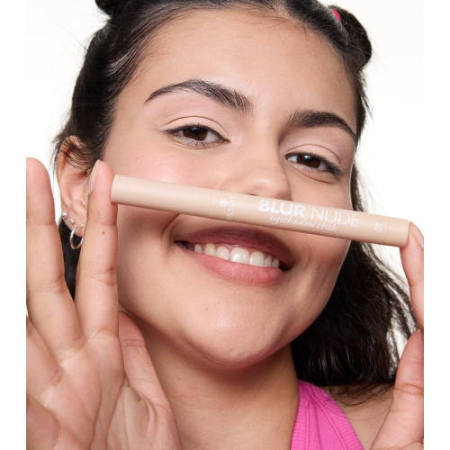essence - Sombra de olhos em stick Blur Nude - 01: Vanilla Foam