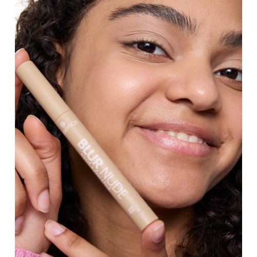 essence - Sombra de olhos em stick Blur Nude - 02: Soft Macchiato