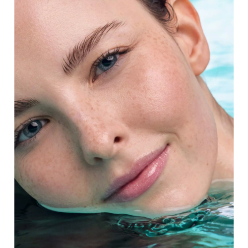 essence - *The Little Mermaid* - Brilho Labial Peptídico - 01: Mer-mazing