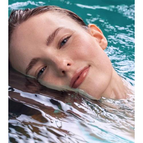 essence - *The Little Mermaid* - Brilho Labial Peptídico - 02: Seaside Romance