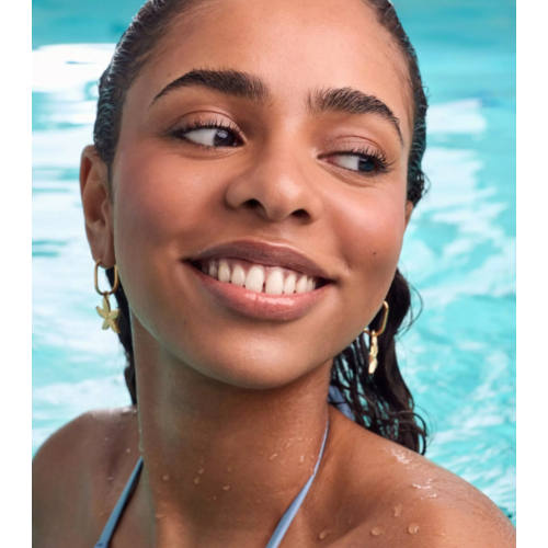 essence - *The Little Mermaid* - Brilho Labial Peptídico - 02: Seaside Romance