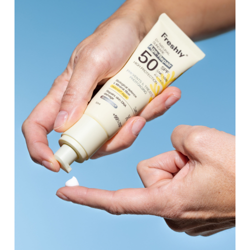 Freshly Cosmetics - *D+ Natural Suncare* - Protetor solar facial Age-Repair SPF50