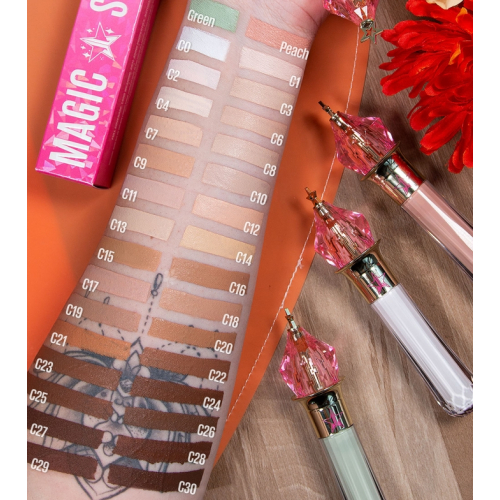 Jeffree Star Cosmetics - Corretor fluido Magic Star - C25
