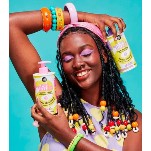 Lola Cosmetics - *Plot Twist* - Creme modelador de cachos 480g - Creme de goiaba