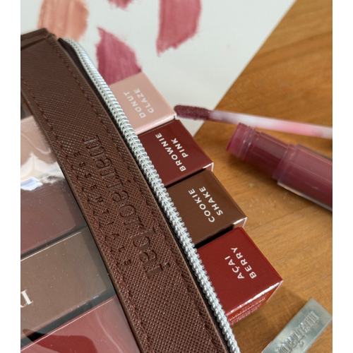 Maria Orbai - Conjunto Glossy Lip Butter + Necessaire