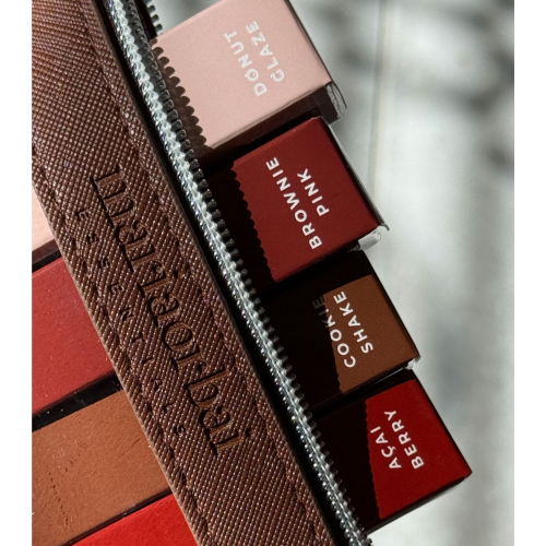 Maria Orbai - Conjunto Glossy Lip Butter + Necessaire