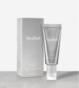 Medik8 - *Crystal Retinal* - Sérum facial anti-envelhecimento noturno com Retinal e Vitamina A de força média Crystal Retinal 3