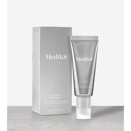Medik8 - *Crystal Retinal* - Sérum facial anti-envelhecimento noturno com Retinal e Vitamina A de força média Crystal Retinal 3