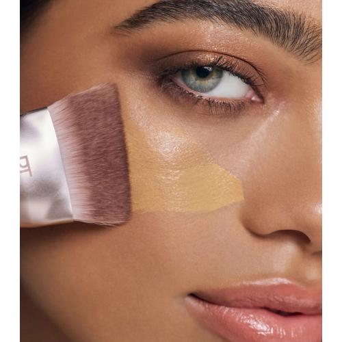 Real Techniques - *New Nude 2.0* - Pincel para Rosto Diamond Blending