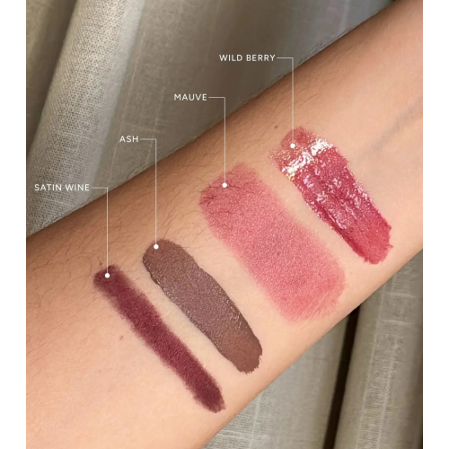 Saigu Cosmetics - *Golden Plum* - Brilho labial Melting Plump - Wild Berry