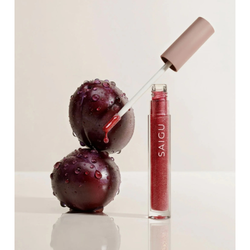 Saigu Cosmetics - *Golden Plum* - Brilho labial Melting Plump - Wild Berry