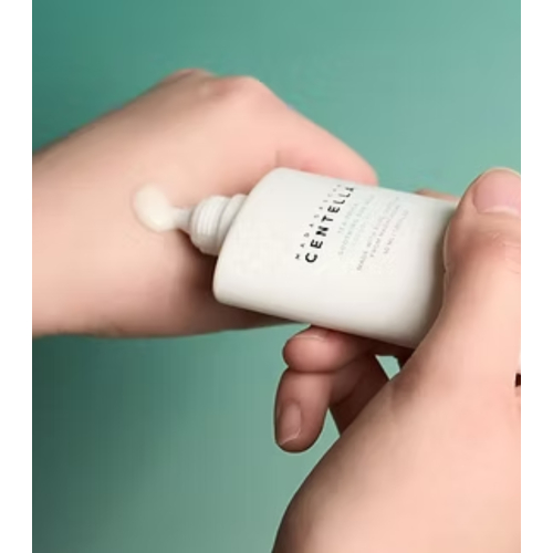 SKIN1004. - *Tea-Trica* - Protetor solar facial FPS50+ PA++++ - 50ml