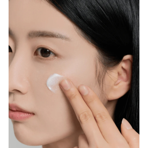 SKIN1004 - *Tone Brightening* - Creme Facial Madagascar Centella Capsule Cream