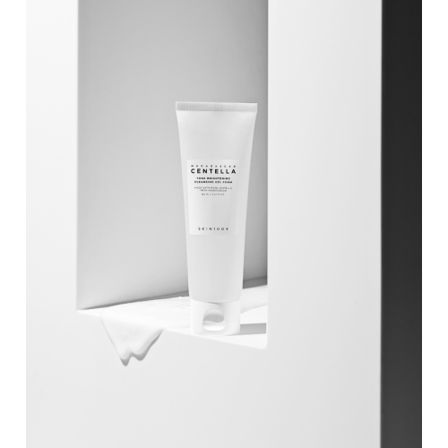 SKIN1004 - *Tone Brightening* - Espuma de limpeza com Centella Asiatica de Madagascar
