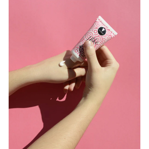 Valquer - Creme para as mãos com óleo de argan e queratina vegetal