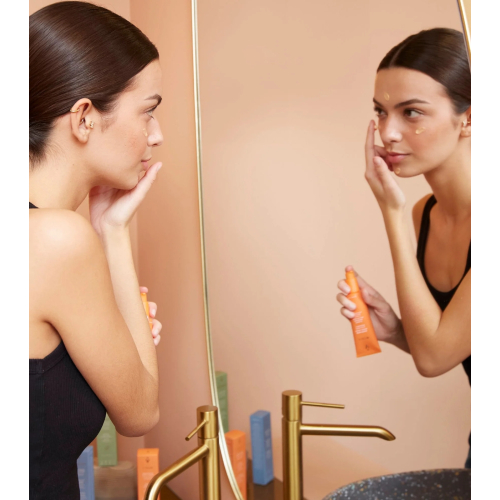 Valquer - *Skin Essentials* - Creme facial iluminador C-Glow