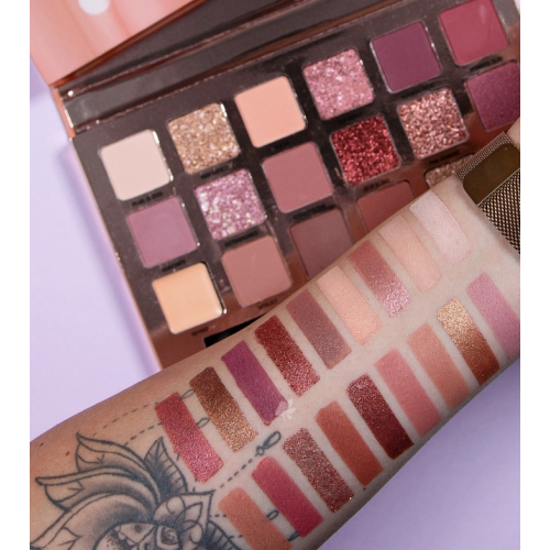 W7 - Paleta de sombras Socialite